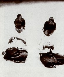 Young woman from Luang Prabang (M.L.P. 1919)