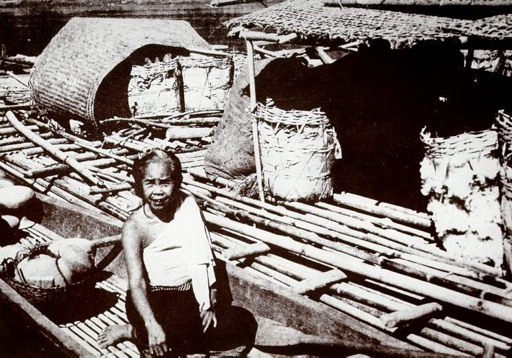 Float town along the banks of the Mekong. (M.L.P. ca. 1940)