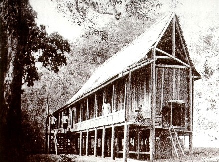 Tradtional Laotian house near the Nam Khane (Pavie 1890)