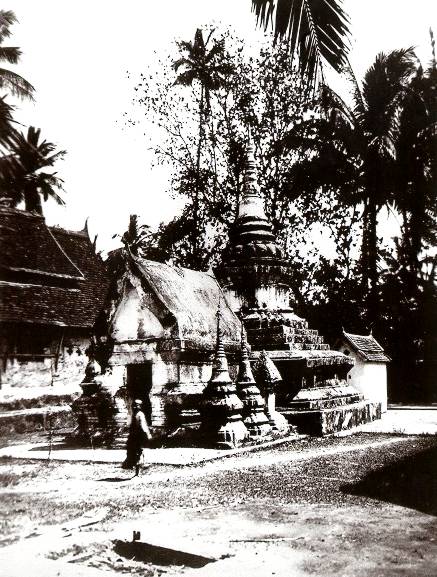 Vat Mune Na: Vaulted chapel and stupa before restoration (M.L.P. 1920)