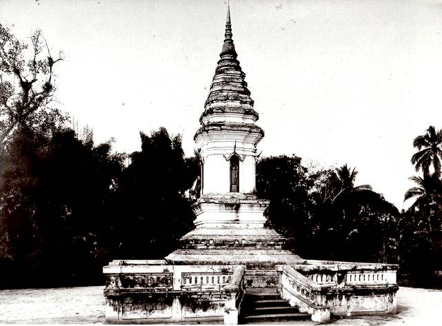 Vat Sangkhalok: Stupa (Fomberteaux, E.F.E.O 1930) 