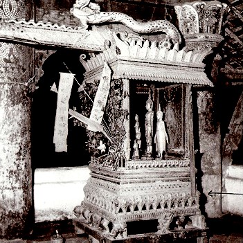 Vat Pak Khan: Puricication of Buddha Statues  (E.F.E.O. 1953)