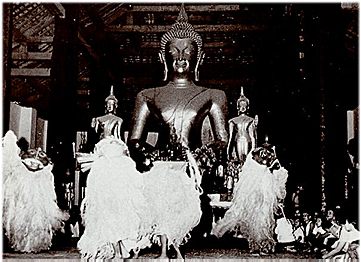 Dance of Pou Gneu Bna Gneu in the Viharn of Vat Vixun (P.R. 1953)