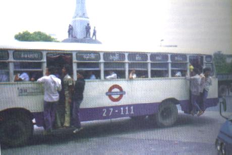 bkkbus.jpg (19185 bytes)