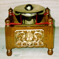 ketuk.jpg (19794 bytes)